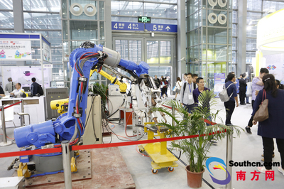 第六届中国电子信息博览会开幕 逾5000件科技新品亮相深圳